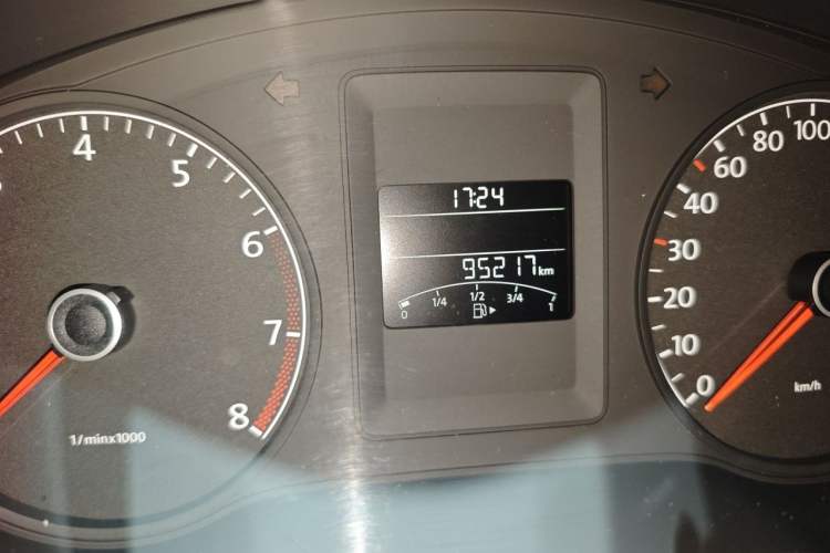 Used Volkswagen Sagitar 2014 Revised Version 1.6L Manual Leading Edition Odometer Close Up