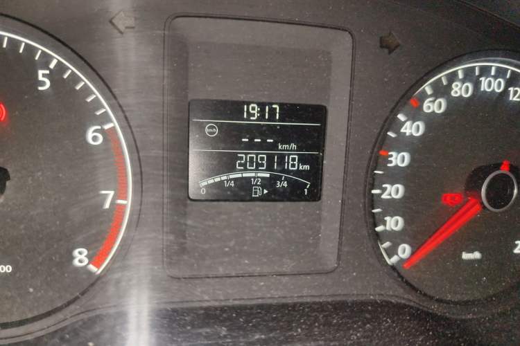Used Volkswagen Sagitar 2014 1.6L Manual Comfort Model Odometer Close Up