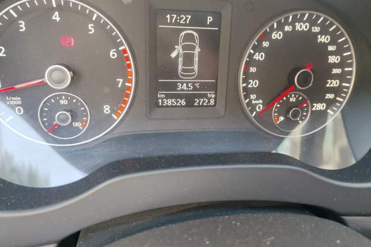Used Volkswagen Sagitar 2014 Revised Version 1.4TSI Automatic Luxury Edition Odometer Close Up