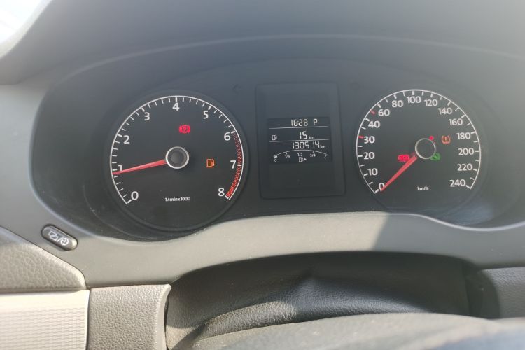 Used Volkswagen Sagitar 2014 Revised Version 1.6L Automatic Comfort Edition Odometer Close Up