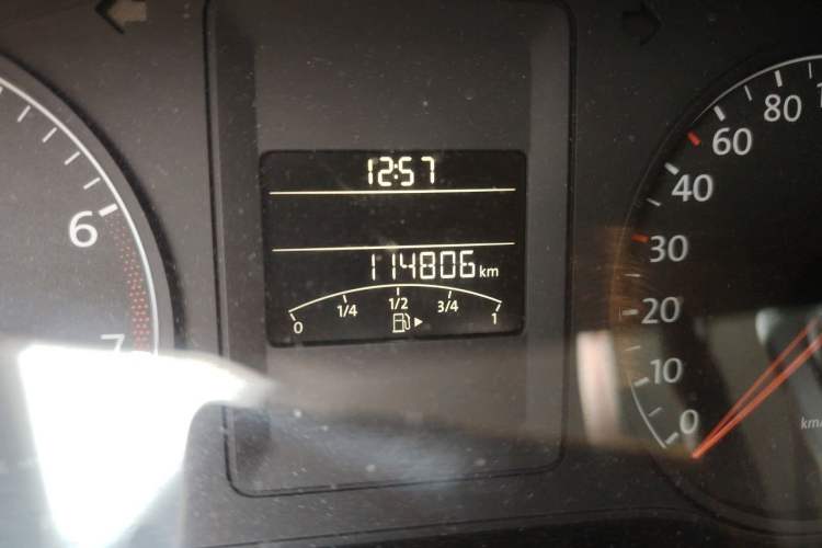 Used Volkswagen Sagitar 2014 1.6L Manual Comfort Model Odometer Close Up