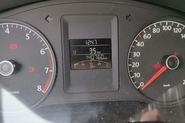 Used Volkswagen Sagitar 2014 1.6L Manual Comfort Model Odometer Close Up