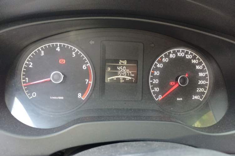 Used Volkswagen Sagitar 2014 1.6L Manual Comfort Model Odometer Close Up