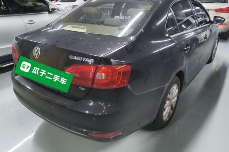 Used Volkswagen Sagitar 2014 1.4TSI Automatic Luxury Model Rear Right 45 Deg