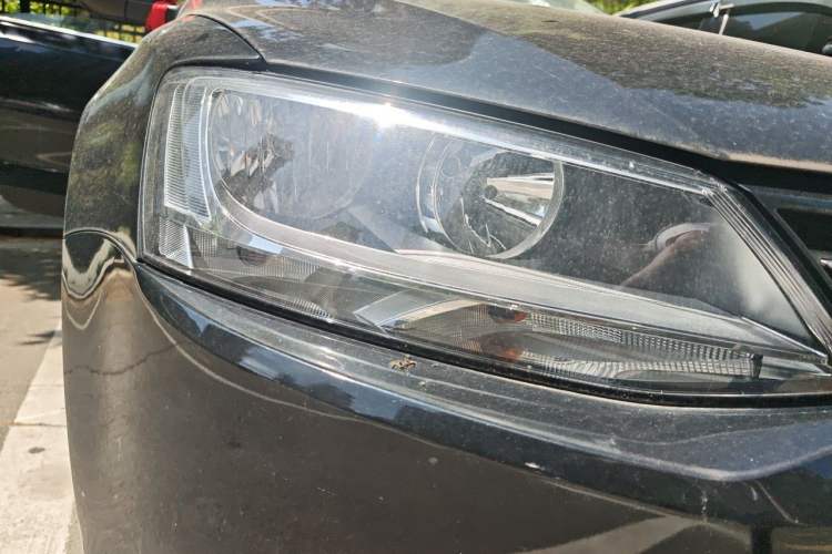 Used Volkswagen Sagitar 2014 Revised Version 1.6L Automatic Comfort Edition Right Front Headlight