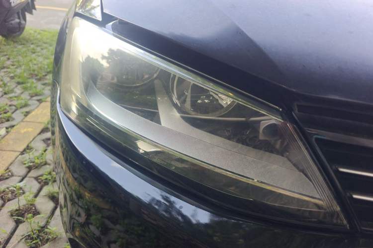 Used Volkswagen Sagitar 2014 Revised Version 1.6L Automatic Comfort Edition Right Front Headlight