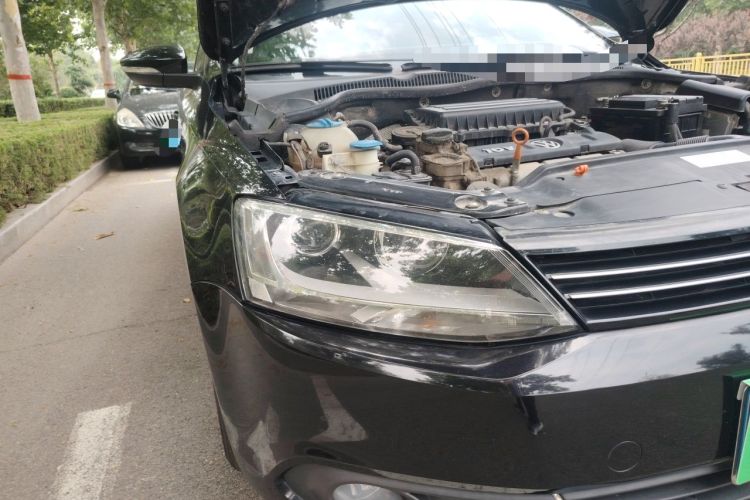Used Volkswagen Sagitar 2014 Revised Version 1.6L Manual Comfort Edition Right Front Headlight