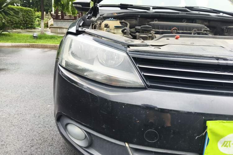Used Volkswagen Sagitar 2014 Revised Version 1.6L Automatic Comfort Edition Right Front Headlight