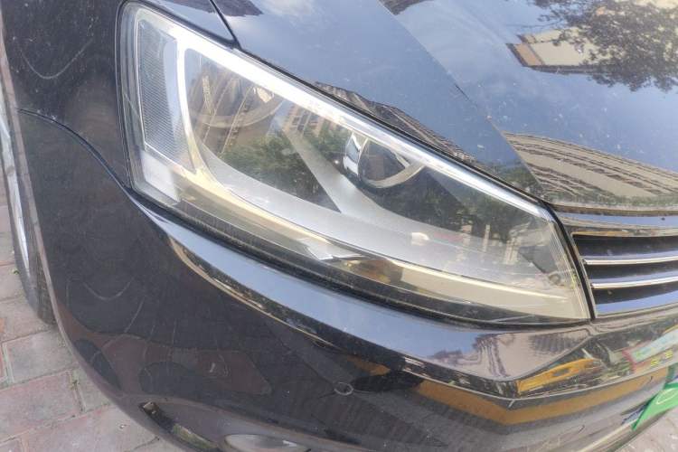 Used Volkswagen Sagitar 2014 Revised Version 1.4TSI Automatic Luxury Edition Right Front Headlight