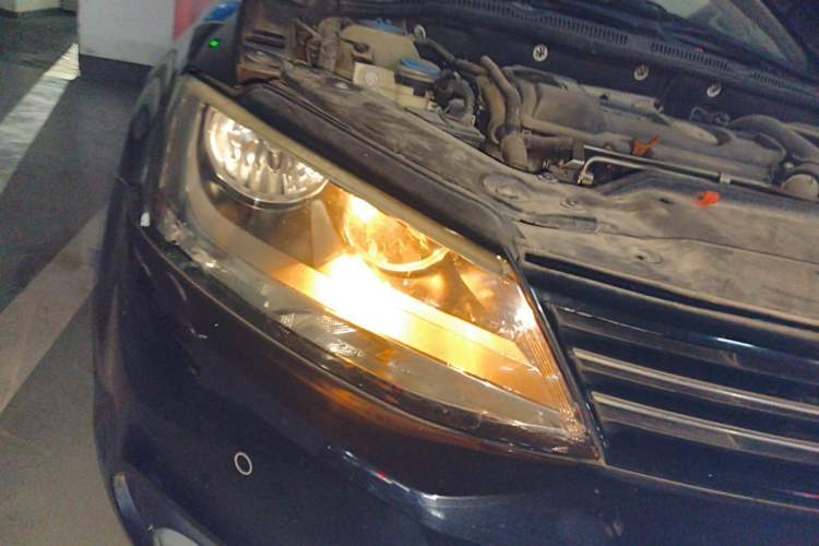 Used Volkswagen Sagitar 2014 Revised Version 1.4TSI Automatic Luxury Edition Right Front Headlight