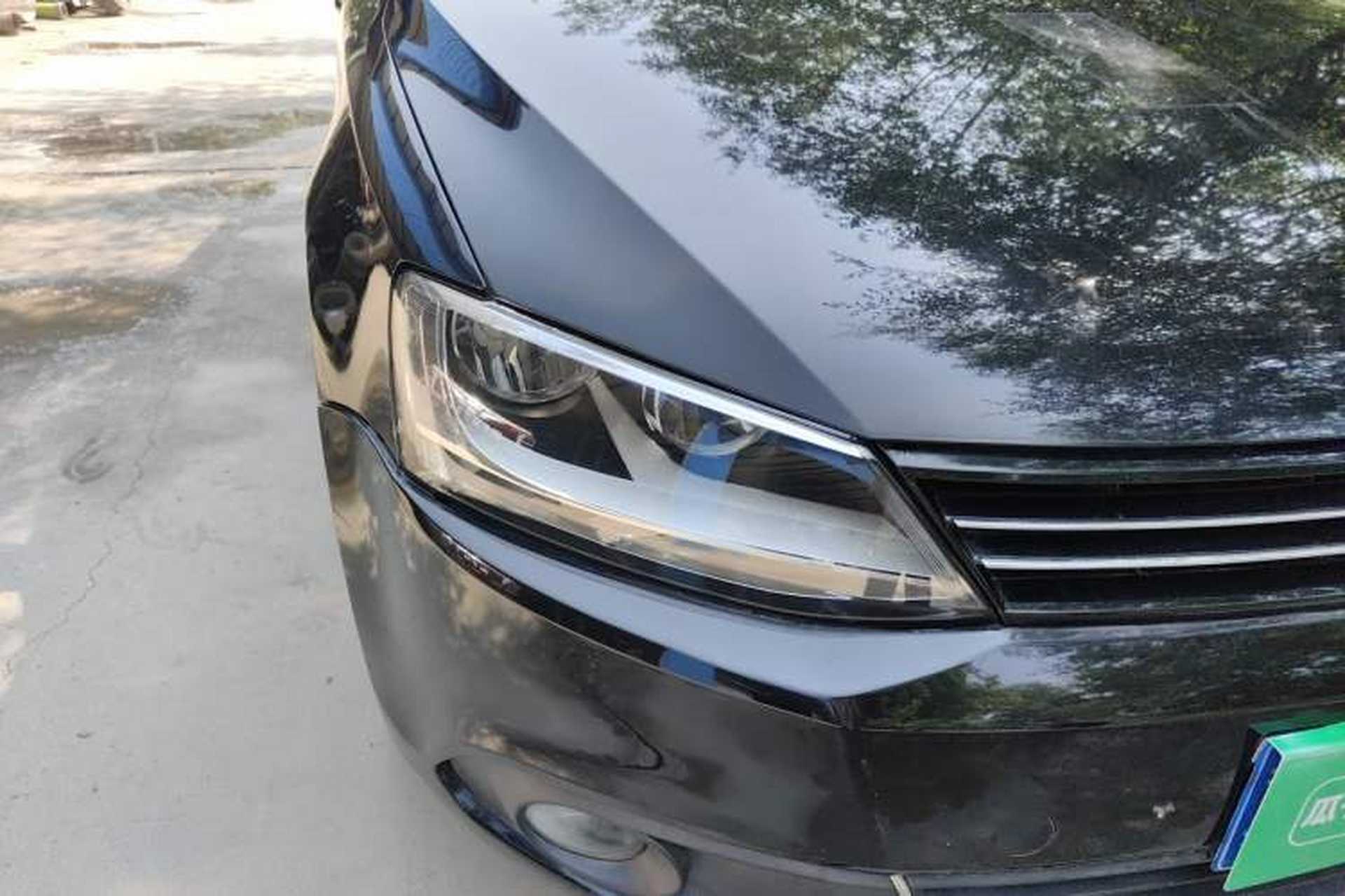 Used Volkswagen Sagitar 2014 Revised Version 1.6L Manual Leading Edition Right Front Headlight