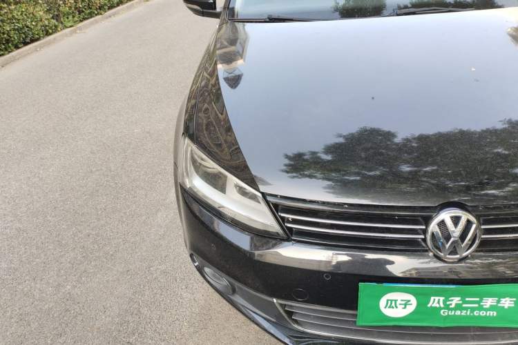 Used Volkswagen Sagitar 2014 Revised Version 1.4TSI Automatic Luxury Edition Right Front Headlight