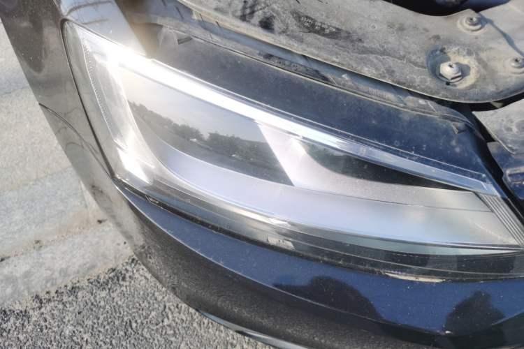 Used Volkswagen Sagitar 2014 Revised Version 1.6L Automatic Comfort Edition Right Front Headlight