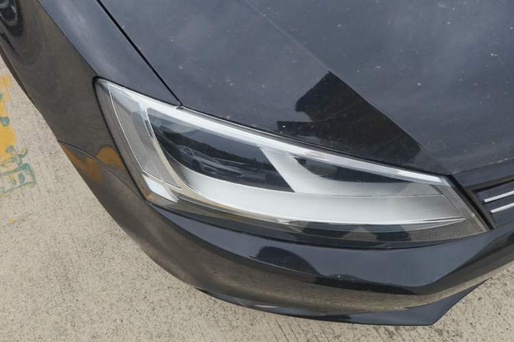 Used Volkswagen Sagitar 2014 Revised Version 1.6L Automatic Comfort Edition Right Front Headlight