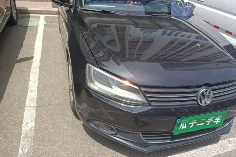 Used Volkswagen Sagitar 2014 1.6L Automatic Comfort Model Right Front Headlight
