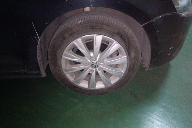 Used Volkswagen Sagitar 2014 Revised 1.4TSI Automatic Flagship Edition Right Front Wheel Hub