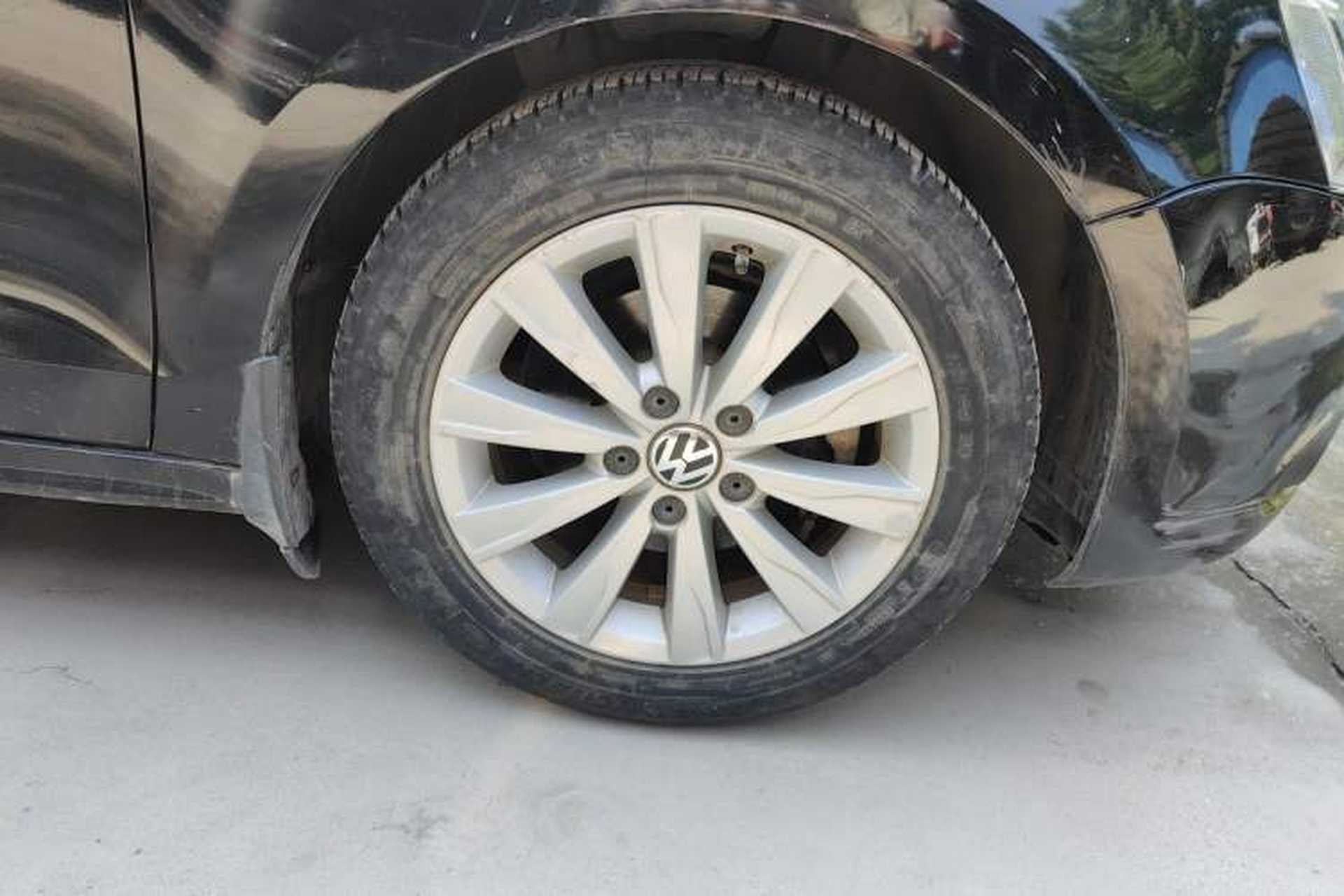 Used Volkswagen Sagitar 2014 Revised Version 1.6L Manual Leading Edition Right Front Wheel Hub
