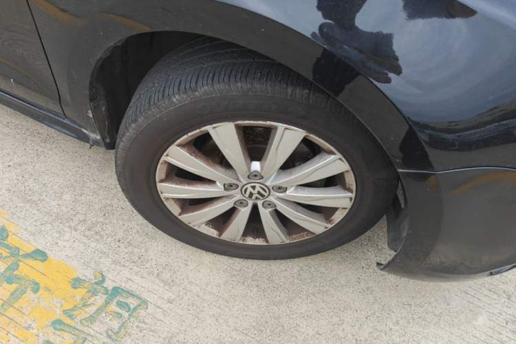 Used Volkswagen Sagitar 2014 Revised Version 1.6L Automatic Comfort Edition Right Front Wheel Hub