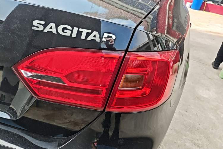 Used Volkswagen Sagitar 2014 Revised Version 1.6L Automatic Comfort Edition Right Rear Taillight