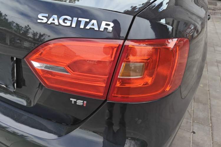 Used Volkswagen Sagitar 2014 Revised Version 1.4TSI Automatic Luxury Edition Right Rear Taillight