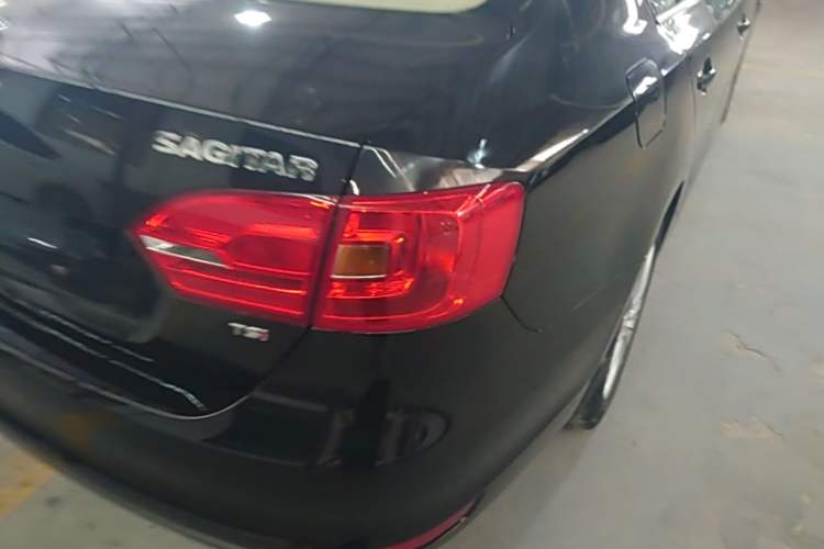Used Volkswagen Sagitar 2014 Revised Version 1.4TSI Automatic Luxury Edition Right Rear Taillight
