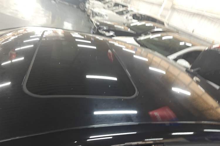 Used Volkswagen Sagitar 2014 1.6L Manual Comfort Model Roof