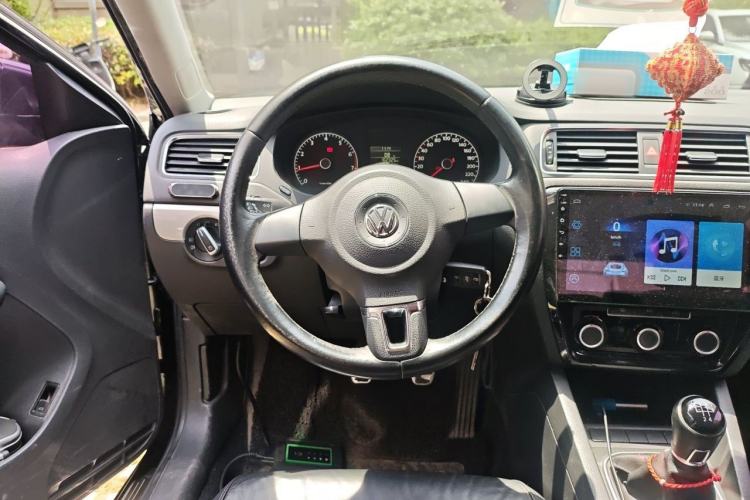 Used Volkswagen Sagitar 2014 Revised Version 1.6L Manual Comfort Edition Steering Wheel