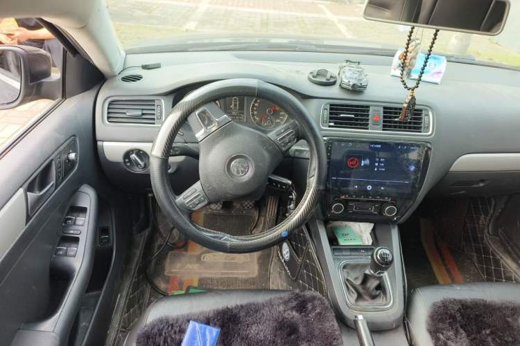 Used Volkswagen Sagitar 2014 1.4TSI Manual Luxury Model Steering Wheel