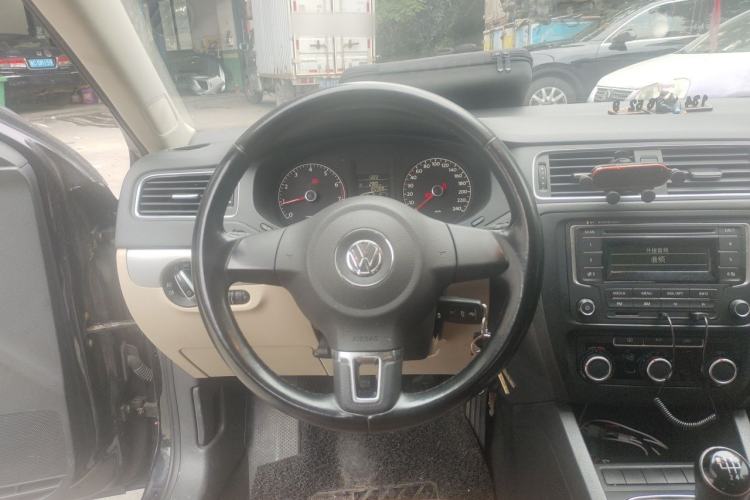 Used Volkswagen Sagitar 2014 Revised Version 1.6L Manual Comfort Edition Steering Wheel