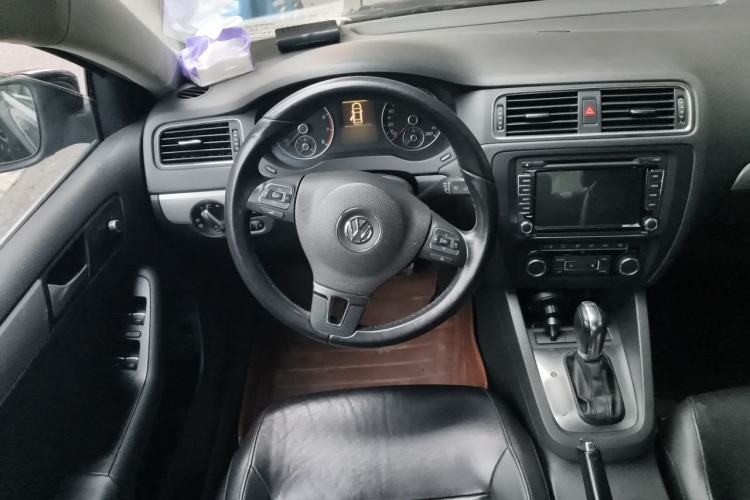 Used Volkswagen Sagitar 2014 1.4TSI Automatic Luxury Model Steering Wheel