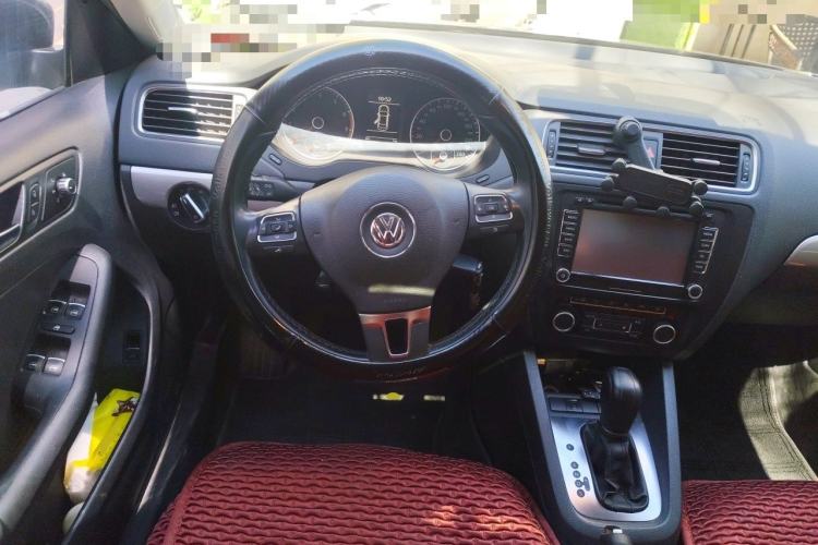 Used Volkswagen Sagitar 2014 1.4TSI Automatic Luxury Model Steering Wheel