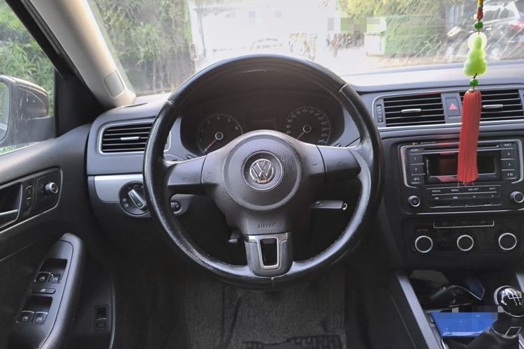 Used Volkswagen Sagitar 2014 Revised Version 1.6L Manual Comfort Edition Steering Wheel