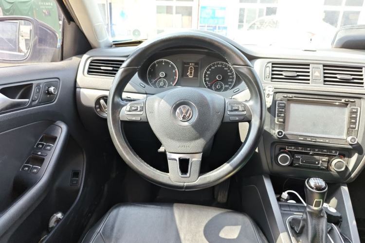 Used Volkswagen Sagitar 2014 Revised Version 1.4TSI Manual Luxury Edition Steering Wheel