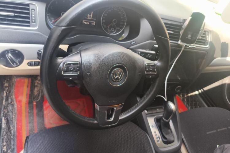 Used Volkswagen Sagitar 2014 1.4TSI Automatic Luxury Model Steering Wheel