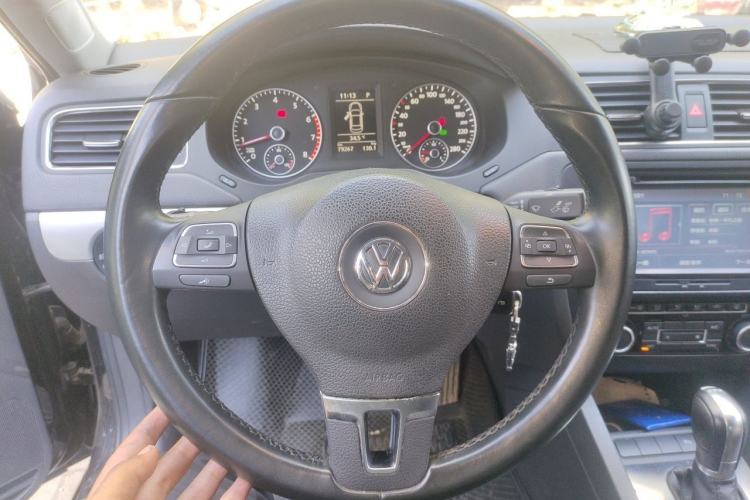 Used Volkswagen Sagitar 2014 Revised Version 1.4TSI Automatic Luxury Edition Steering Wheel