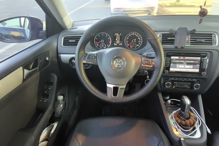 Used Volkswagen Sagitar 2014 1.4TSI Automatic Luxury Model Steering Wheel