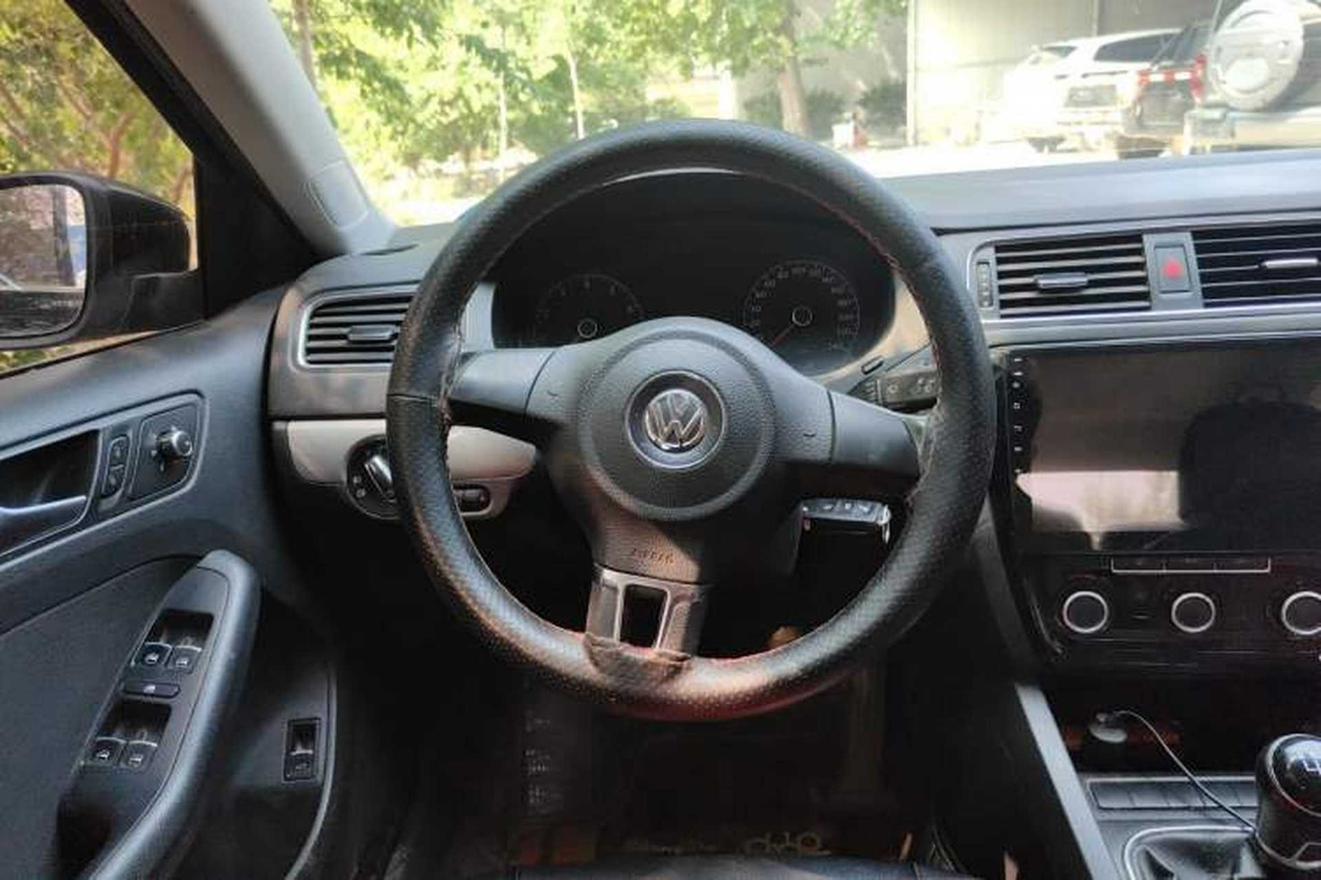 Used Volkswagen Sagitar 2014 Revised Version 1.6L Manual Leading Edition Steering Wheel