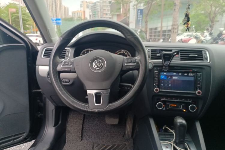 Used Volkswagen Sagitar 2014 1.4TSI Automatic Luxury Model Steering Wheel