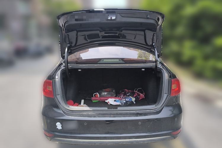 Used Volkswagen Sagitar 2014 1.6L Manual Comfort Model Trunk