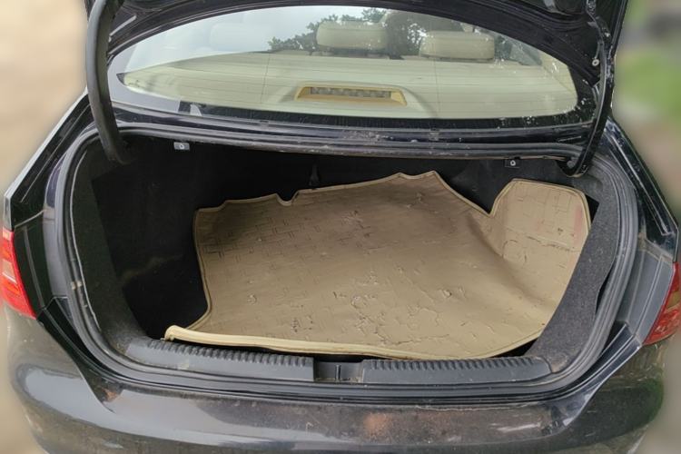 Used Volkswagen Sagitar 2014 1.6L Manual Comfort Model Trunk