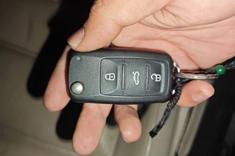Used Volkswagen Sagitar 2014 1.6L Manual Comfort Model Vehicle Key