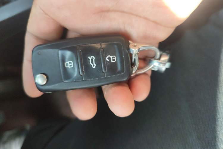 Used Volkswagen Sagitar 2014 1.6L Manual Comfort Model Vehicle Key