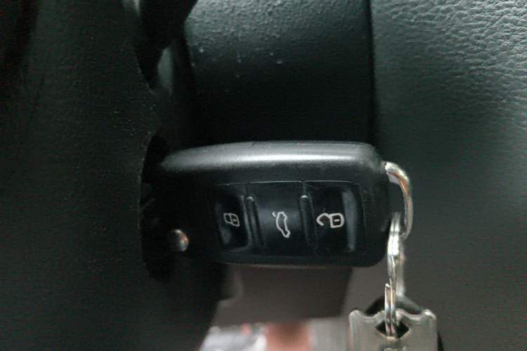 Used Volkswagen Sagitar 2014 1.4TSI Automatic Luxury Model Vehicle Key