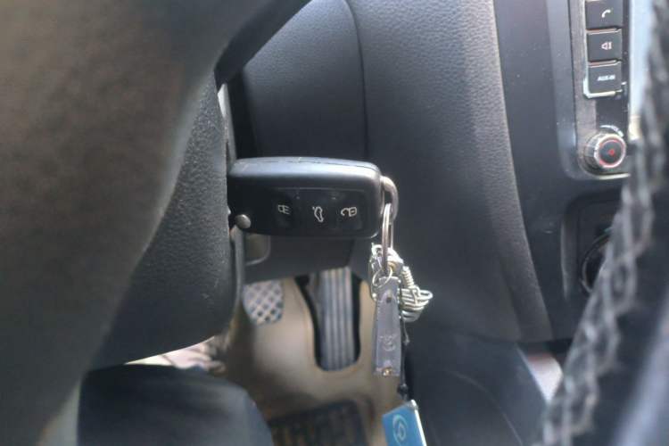 Used Volkswagen Sagitar 2014 1.6L Manual Comfort Model Vehicle Key