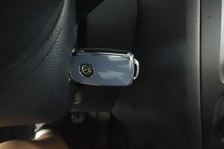 Used Volkswagen Sagitar 2014 1.6L Manual Comfort Model Vehicle Key