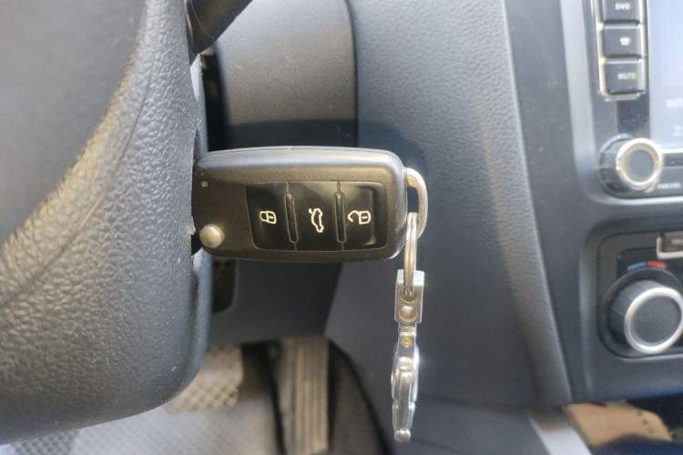 Used Volkswagen Sagitar 2014 Revised Version 1.4TSI Automatic Luxury Edition Vehicle Key