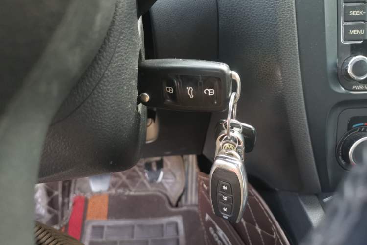 Used Volkswagen Sagitar 2014 1.6L Manual Comfort Model Vehicle Key