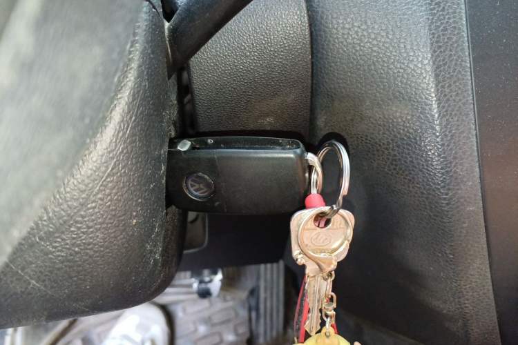 Used Volkswagen Sagitar 2014 1.6L Manual Comfort Model Vehicle Key