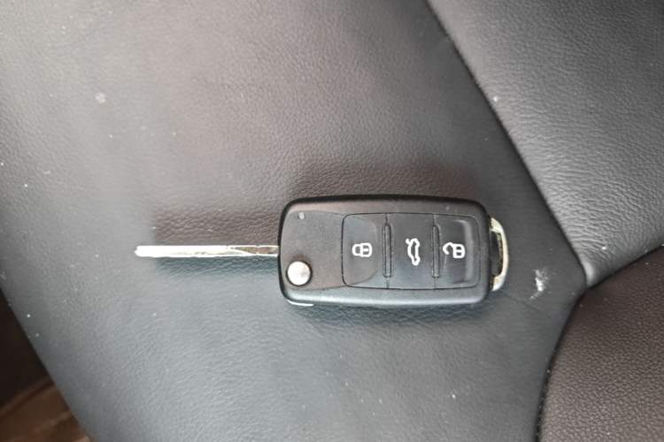Used Volkswagen Sagitar 2014 Revised Version 1.4TSI Automatic Luxury Edition Vehicle Key