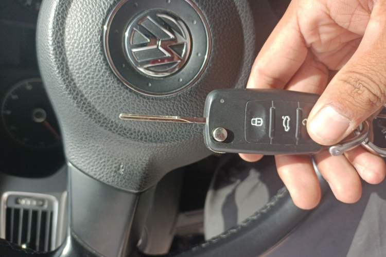 Used Volkswagen Sagitar 2014 1.6L Automatic Comfort Model Vehicle Key